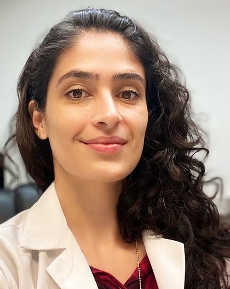 Aline M.A. de Souza headshot